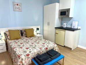 1 camera, ferro/asse da stiro, Wi-Fi, lenzuola