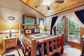 3 bedrooms, iron/ironing board, internet, bed sheets