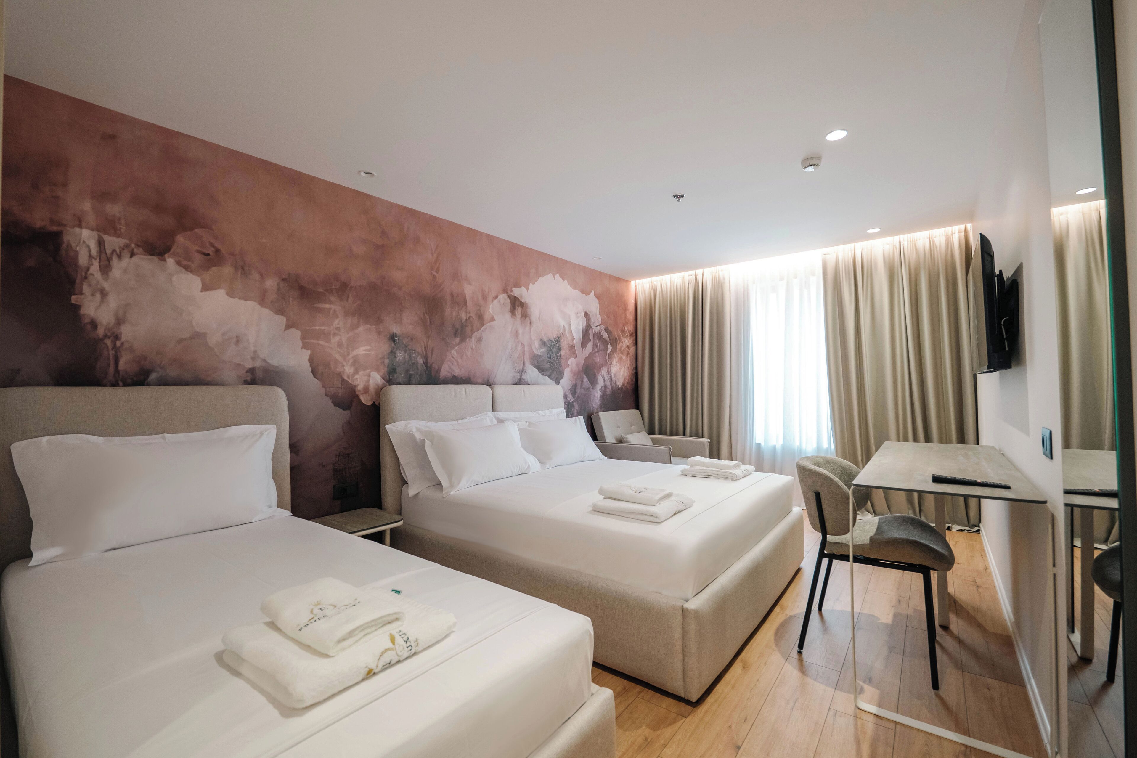 高级三人房 | 床单