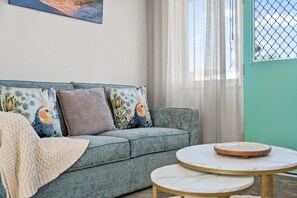 TV - Stylish and Peaceful Retreat Near Dickson (Downer)