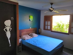 4 dormitorios, tabla de planchar con plancha, ropa de cama
