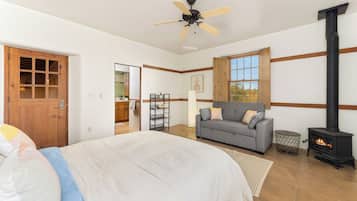 Luxury Double Room, Desert View | Bed sheets