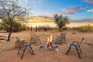 Outdoor dining - SaguaroGlamp (Marana)
