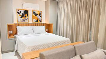 Egyptian cotton sheets, premium bedding, blackout drapes, free WiFi