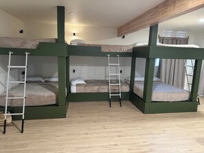 4 bedrooms, free WiFi, bed sheets