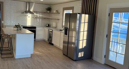 Enchanting whole home on Nancy lake with WiFi in Willow Alaska!