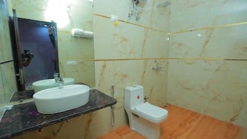 Deluxe Double Room | Bathroom