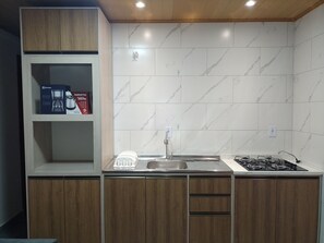 Superior Apartment, Courtyard View | Private kitchen - Pousada Oliveira (Florianopolis)