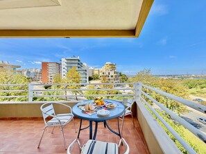 Balcony - Portimão Riverview 2 With Pool by Homing (Portimão)