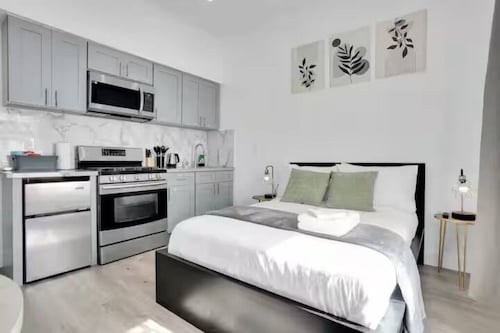 The Green Studio - BRAND NEW !