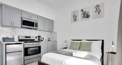 The Green Studio - BRAND NEW !