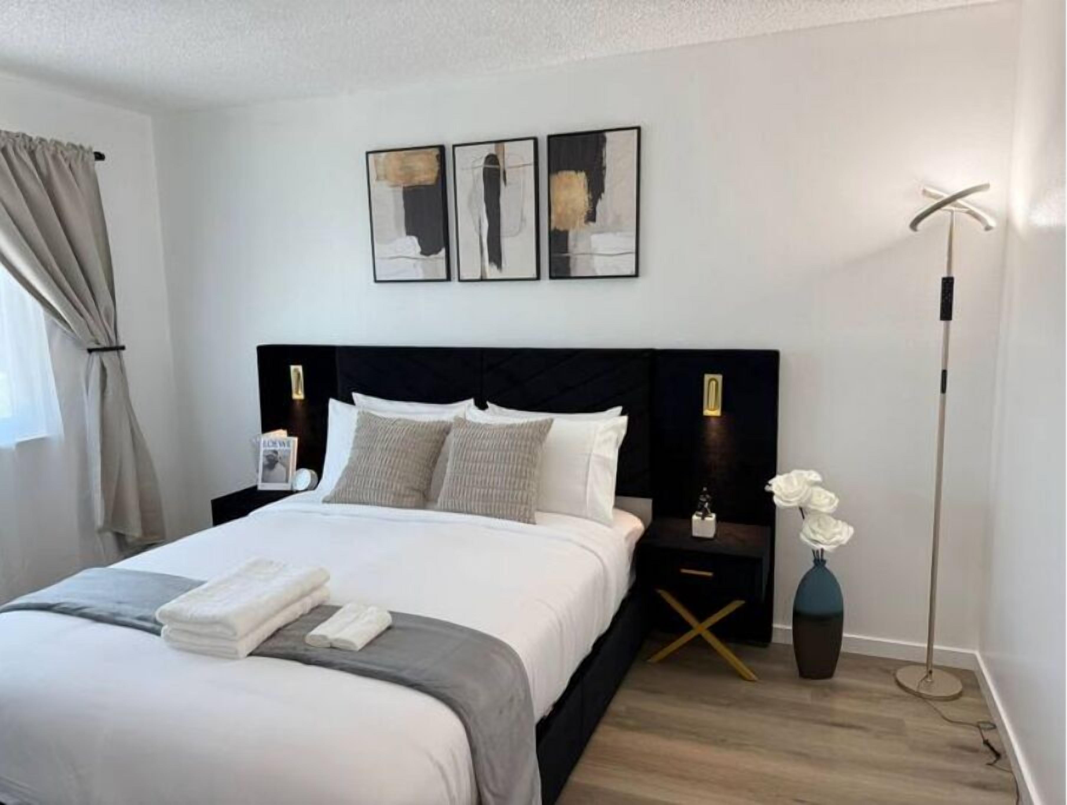 2 bedrooms, in-room safe, iron/ironing board, WiFi