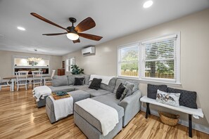 Televisie en een open haard