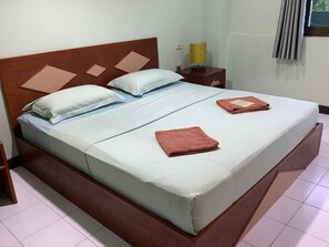 خزنة داخل الغرفة وستائر تعتيم وواي فاي مجانًا