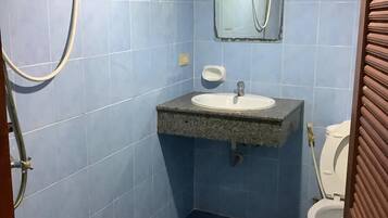 Free toiletries, towels, soap, shampoo