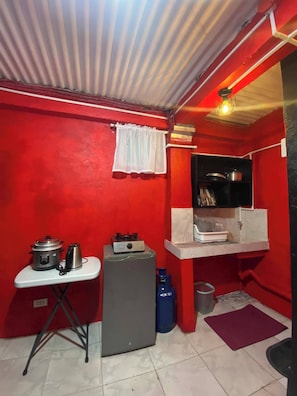Fridge, stovetop, cookware/dishes/utensils