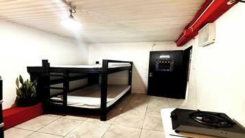 1 bedroom, internet, bed sheets