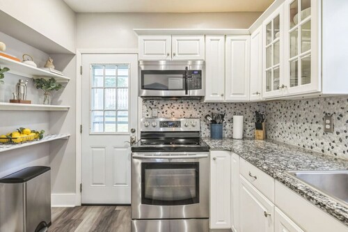 Enchanting 3BR with Yard | Patio