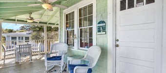 4 bedroom beach house with large screen porch, mid beach location