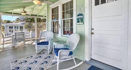 4 bedroom beach house with large screen porch, mid beach location