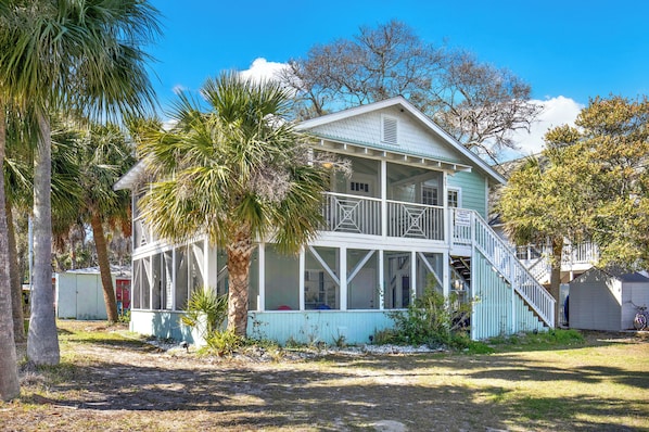 Exterior - 4 bedroom beach house with large screen porch, mid beach location (Tybee Island)