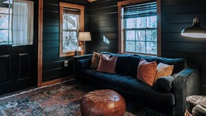 Unclassified image, 2 of 29, button - Charming cabin for 2, with private hot tub and peaceful creek (Beach City)