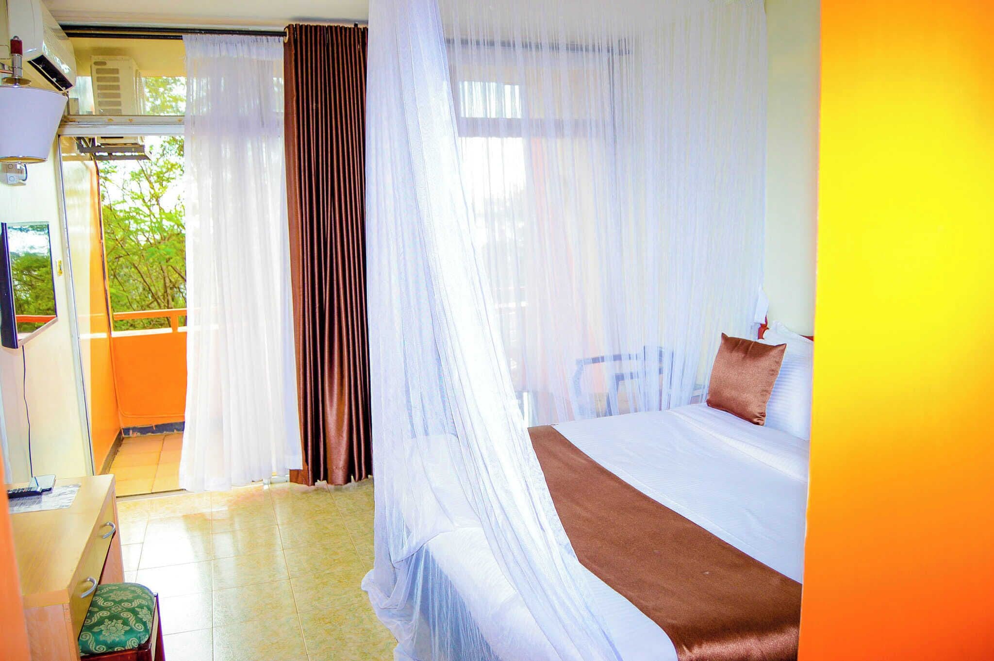 Deluxe Single Room, Lake View | Free WiFi, bed sheets