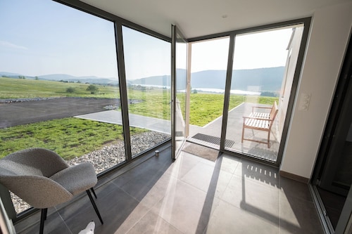 Le 214, between Lakes and Mountains