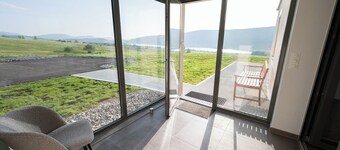 Le 214, between Lakes and Mountains