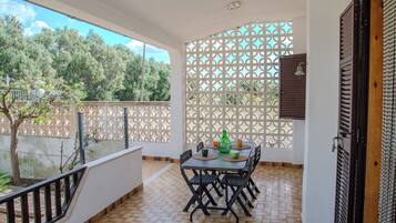 Villa | Terrace/patio