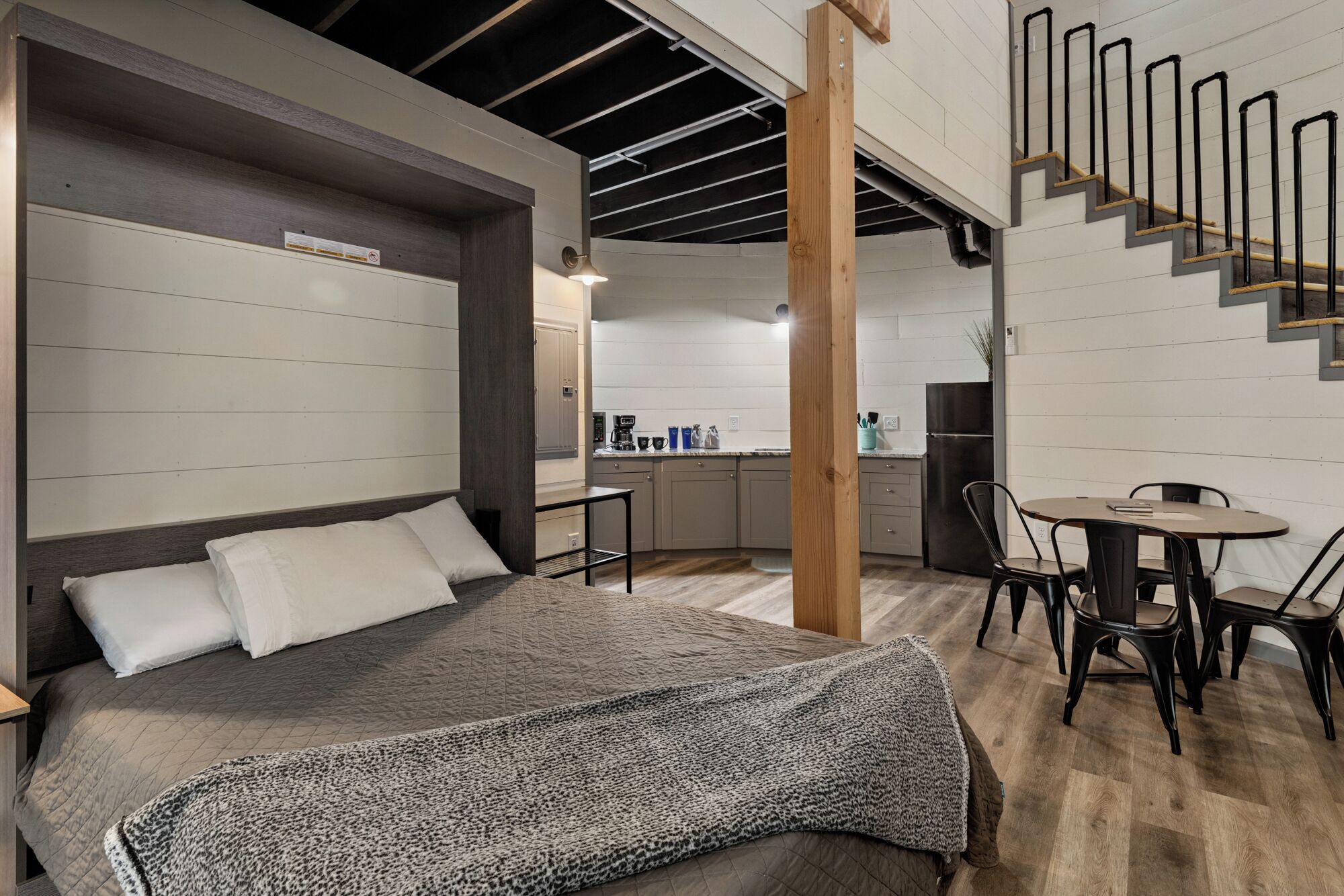 2 bedrooms, bed sheets