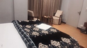 Habitación doble, vista a la ciudad | Wifi gratis 
