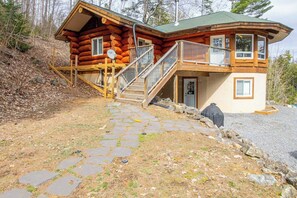 Exterior - Timber Wilderness Lodge (North Frontenac)