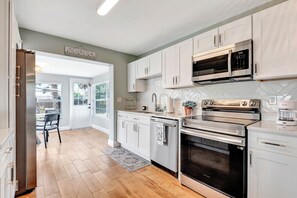 Micro-ondas, fogão, cooktop, lava-louças