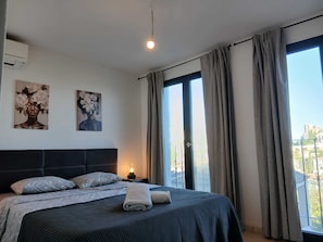 2 slaapkamers, een strijkplank/strijkijzer, wifi, beddengoed