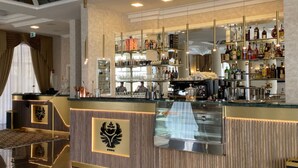 2 barer/lounger og lobbylounge