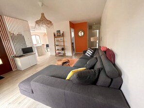 TV - Villa Atuona by Agence Bru - 413883 (Lacanau)