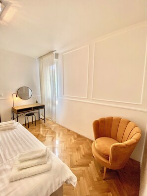 1 bedroom, WiFi, bed sheets