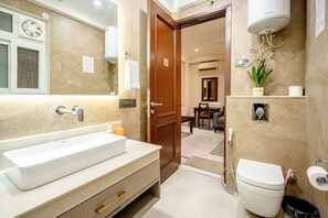 Comfort Double Room, Non Smoking | Bathroom | Shower, hair dryer, towels, soap - Tree of Life bed and breakfast (New Delhi)
