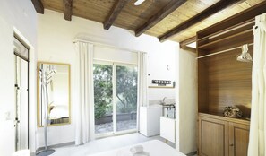 1 habitación, tabla de planchar con plancha, wifi gratis y ropa de cama