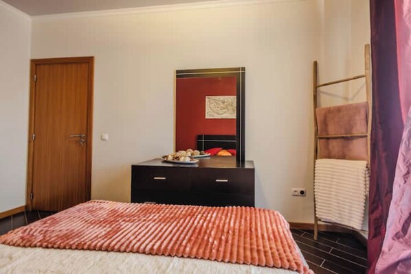 3 Schlafzimmer, kostenloses WLAN, Bettwäsche, Rollstuhlgeeignet