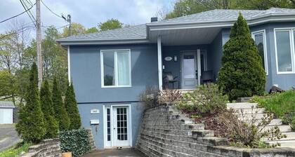 Large, fully-equipped apartment - private access (ideal for visiting Quebec City)