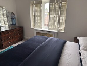 5 chambres, fer et planche à repasser, Wi-Fi, draps fournis