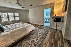 Unclassified image, 4 of 15, button - Walk to Beach, Dining, Shops, Screen Patio, Game Room, Hobe Sound Zeus Park (Hobe Sound)