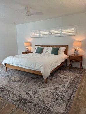 2 bedrooms, desk, iron/ironing board, free WiFi - Zephyr House, Tropical Retreat in Zeus Park, Walk to Beach and Dining Hobe Sound (Hobe Sound)