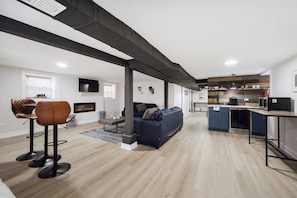 Smart TV, fireplace, offices