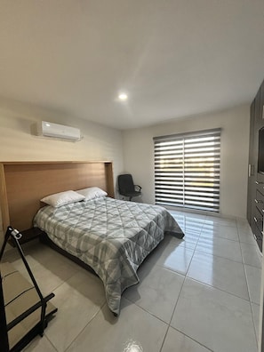 3 chambres, fer et planche à repasser, Wi-Fi, literie fournie
