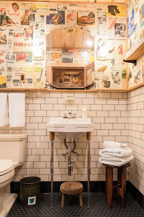 Shower, towels, soap, shampoo