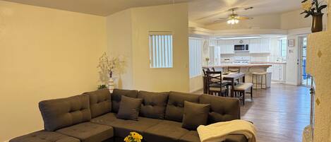 スマートテレビ、暖炉