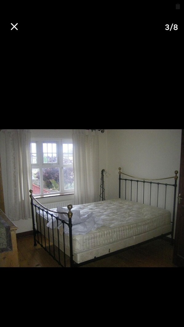 5 bedrooms, free WiFi, bed sheets